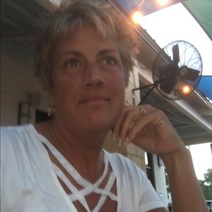 Meet your Posher, Traci